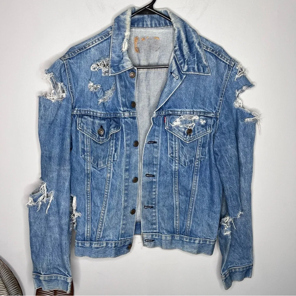 Levi's Vintage Denim Jacket‎ Women's Blue Jean Medium Wash Faded Distressed